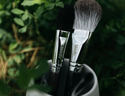 якісні та професійні кисті для макіяжу від українського виробника WoBs